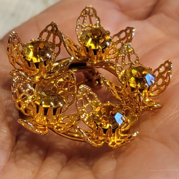 Vintage '50s-'60s Gold Plated Filigree Amber Rhinestone Brooch - Picture 9 of 9